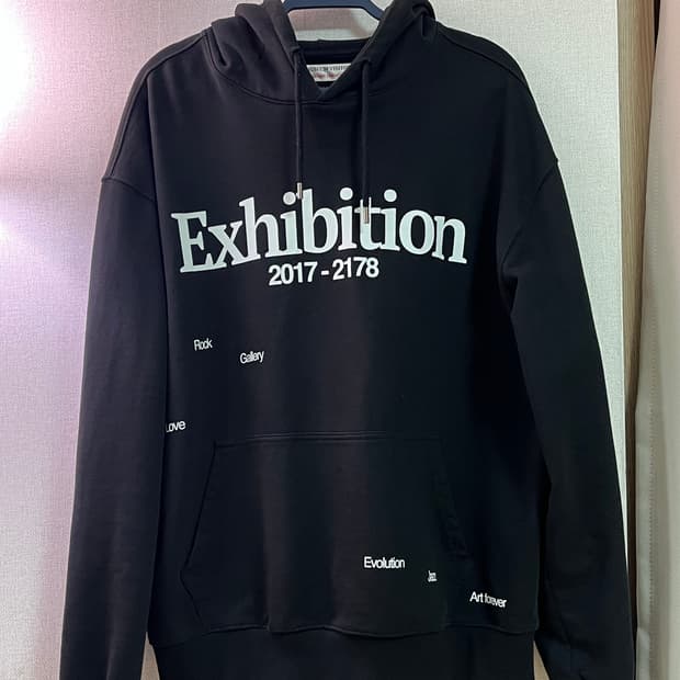 L 더뮤지엄비지터 후드