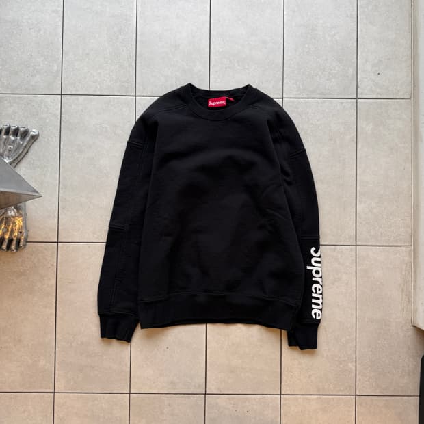 슈프림 포뮬러 크루넥 스웻셔츠