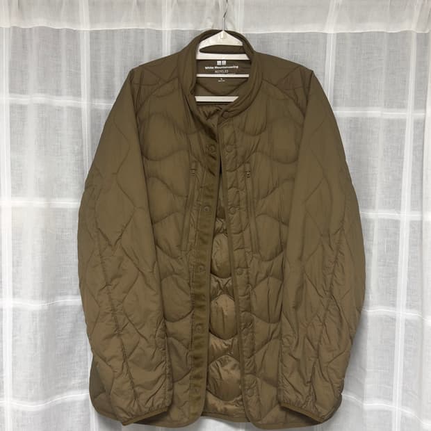 유니클로 화이트마운티어링 경량패딩 xl