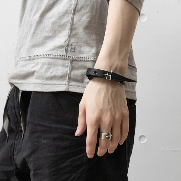 m.a+ extra thin bracelet / A-F0LA1 레더