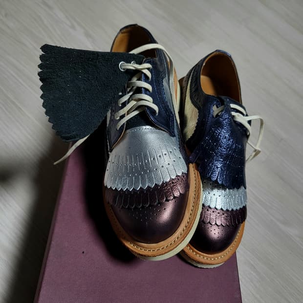 닥터마틴 엘리자베스 윙팁(uk3)