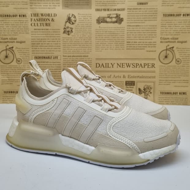 아디다스 NMD V3 여성운동화235