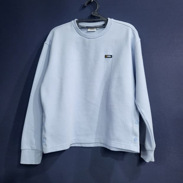 내셔널 지오그래픽 옆트임 세미오버핏 맨투맨