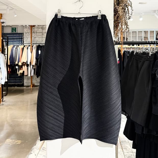 플리츠 플리즈 블랙 숏 라운드 팬츠