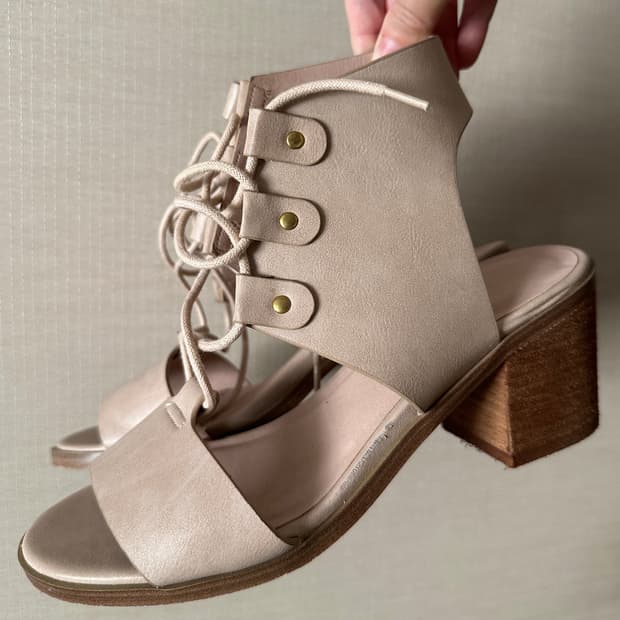 아일렛 레이스업 힐샌들 UK4