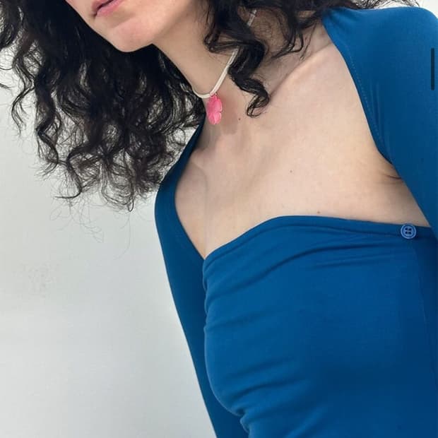 유지떼 FLOWER LIGHT NECKLACE, PINK