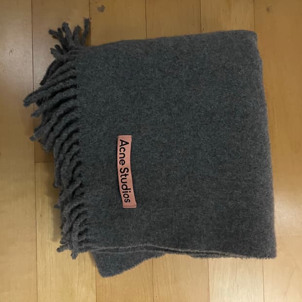 아크네 캐시미어 머플러 그레이