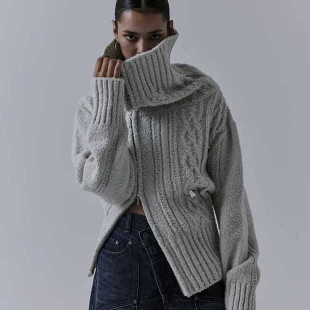 2-way Unbalance Off-shoulder Knit Zip-up