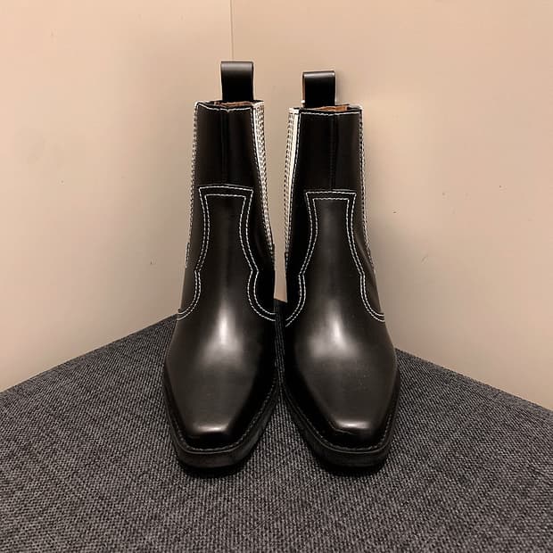 GANNI 가니 여성 블랙 스티치 디테일 앵클부츠