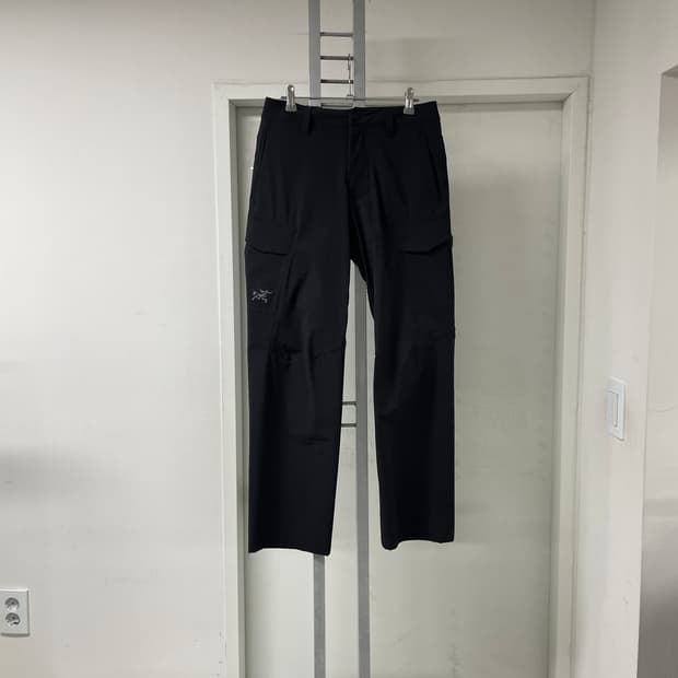 아크테릭스 블랙 팬츠 28