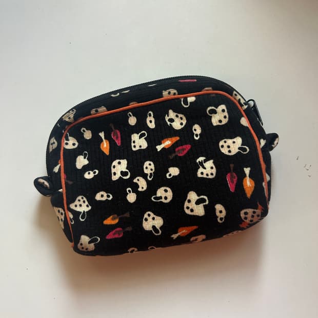 츠모리치사토 파우치 