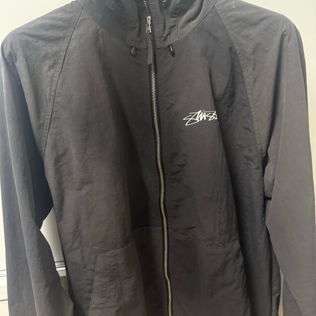 스투시 비치 쉘 바람막이 L  단순 시착 1회