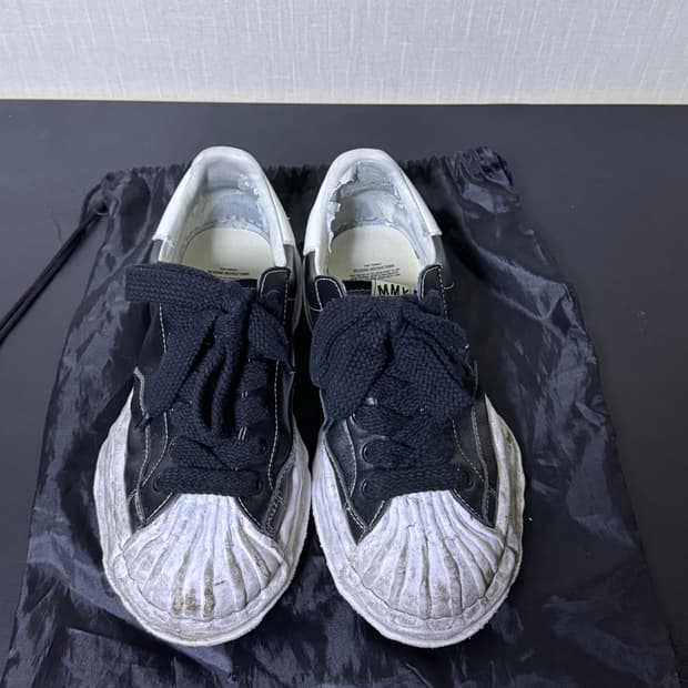 [41] 미하라 야스히로 블레이키 OG 솔 레더 로우탑 스니커즈 블랙