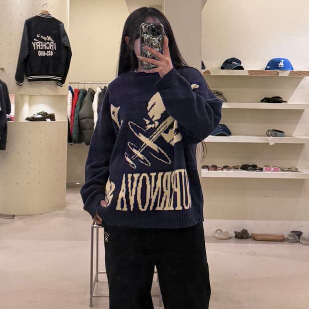 그래픽 자카드 니트 스웨터 U1027