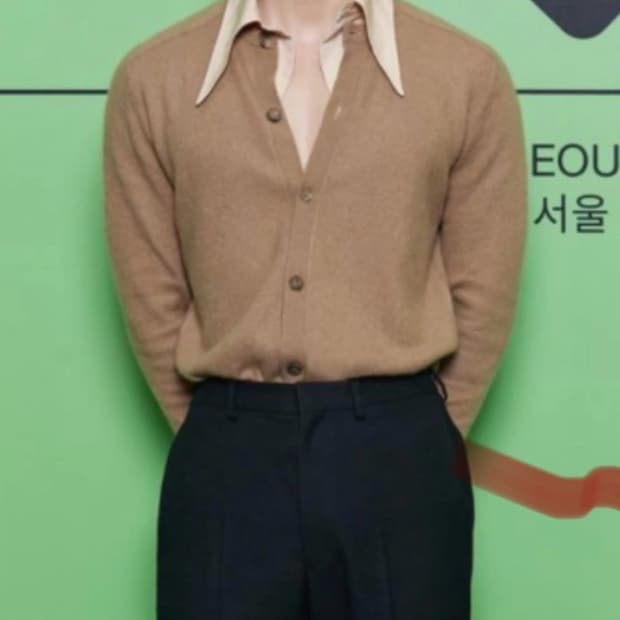 프라다 런웨이 가디건(송강착용)