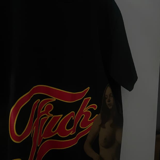 슈프림 히스테릭글래머 퍽 