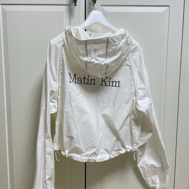마뗑킴 크롭 후드 코팅 점퍼 아이보리 