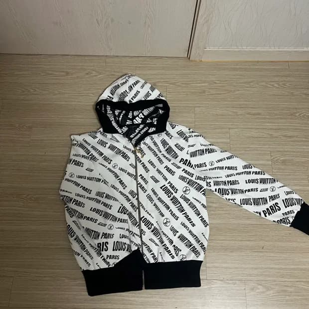 김치녀 다 꼬시는 루이비통 파리스 후드집업 니트집업 