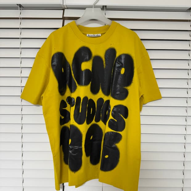 아크네스튜디오 로고 티셔츠