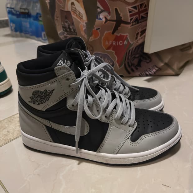 조던 1 레트로 하이 OG 쉐도우 2.0 250사이즈 판매합니다