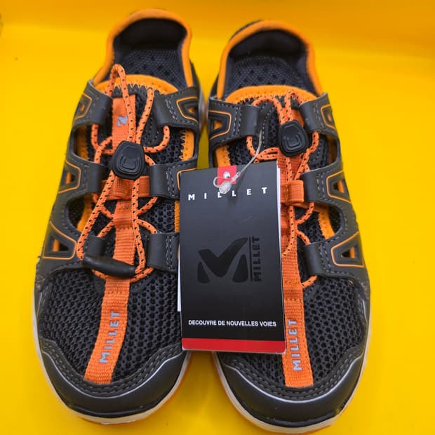 밀레 아쿠아슈즈 230 (새상품)