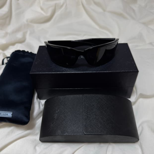 프라다 칸예 선글라스 a14s