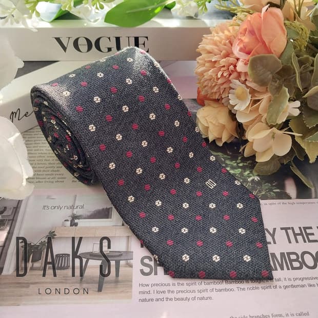 닥스 실크 혼방 차콜 그레이 도트 넥타이 8.1cm A+등급 K1994
