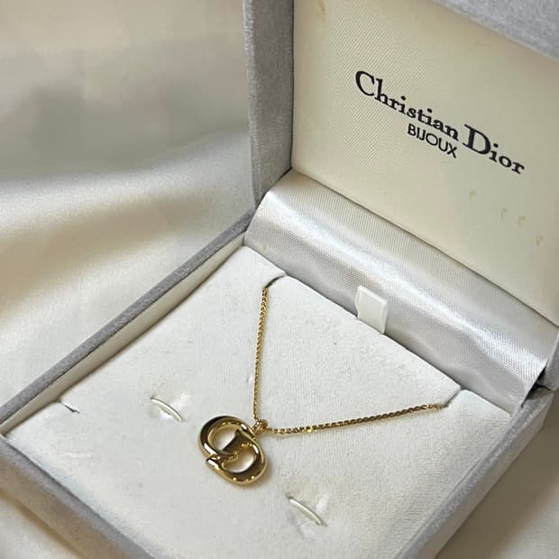 디올 CD 예리 목걸이 골드