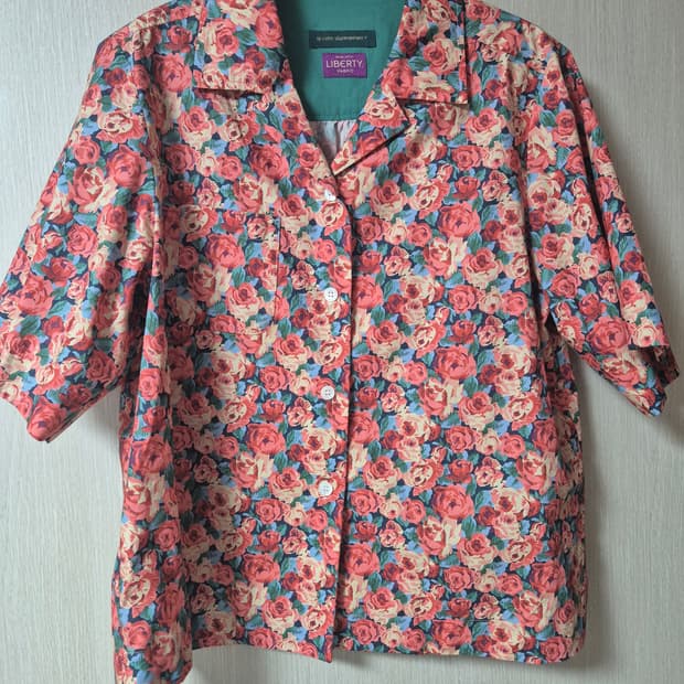 코스모폴리탄줄라이 LCVY 예지스 리버티 블라우스