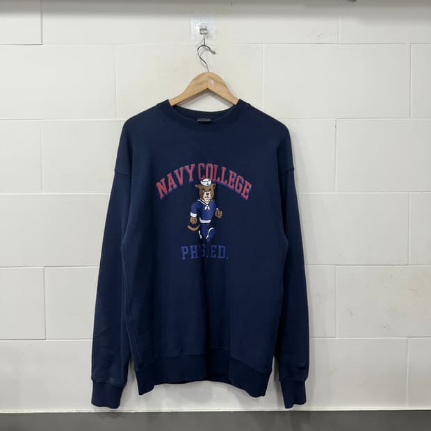 아웃스탠딩 스웻셔츠