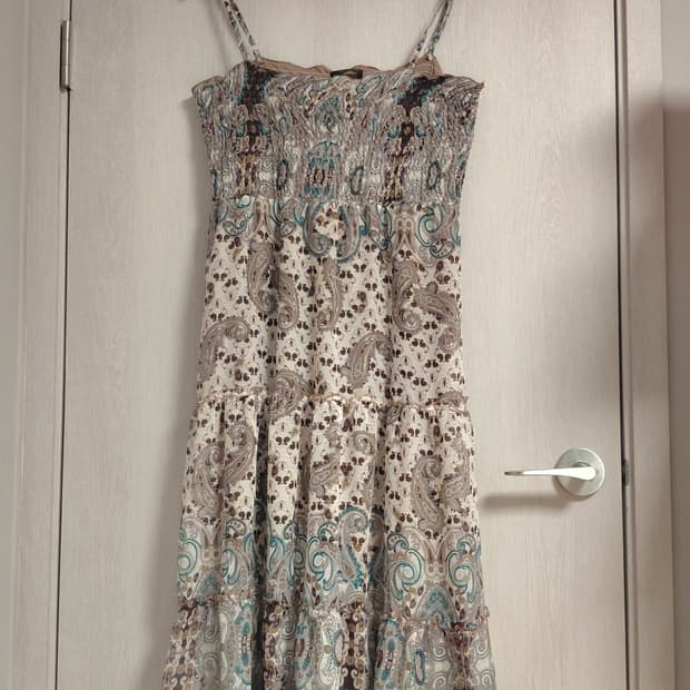 소프트 브라운 페이즐리 롱 드레스