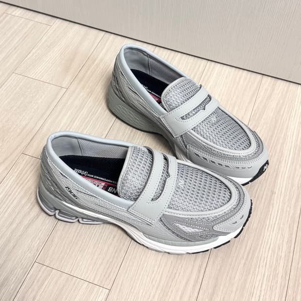 (240) 뉴발란스 1906 로퍼 그레이 실버