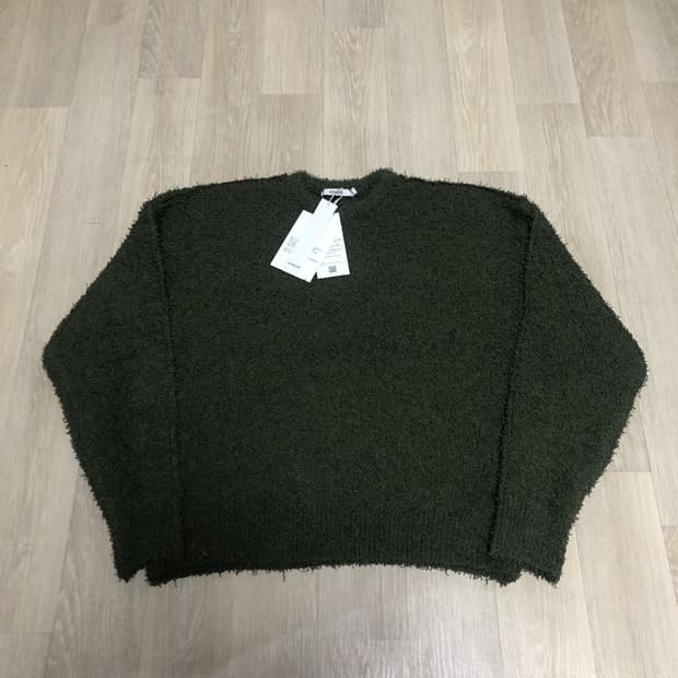 (M) 새상품 키뮤어 KIIMUIR 부클 테일 크루넥 니트 카키