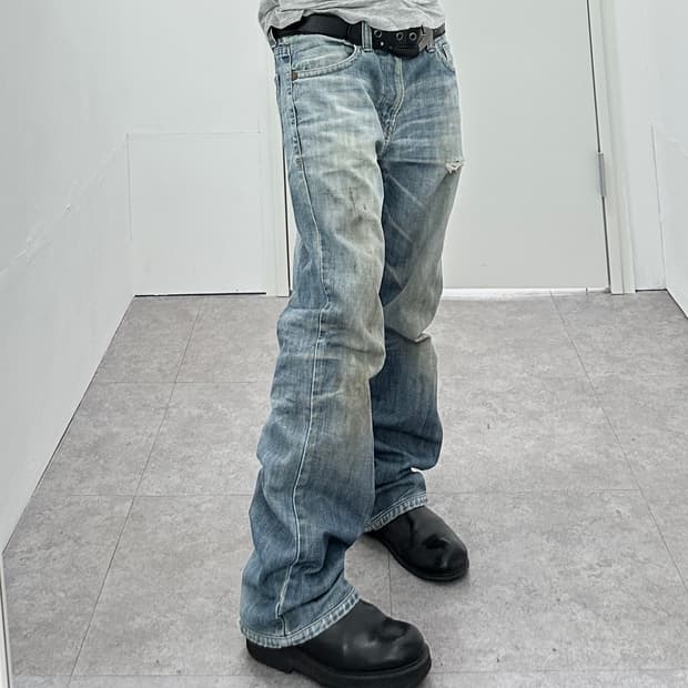 Guess destroyed denim sagging jeans 