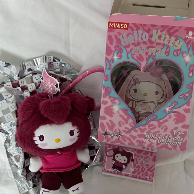미니소 정품 헬로키티 키링