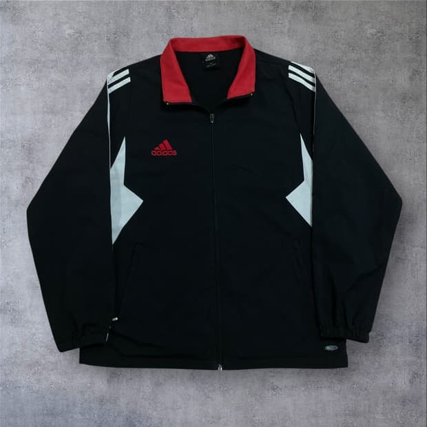 아디다스 스몰 로고 사이드 라인 블랙 우븐 자켓