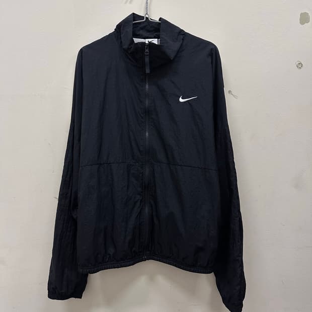 나이키 블랙 바람막이