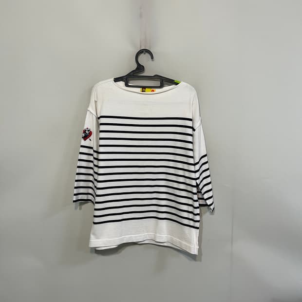 럭키슈에뜨 티셔츠 F