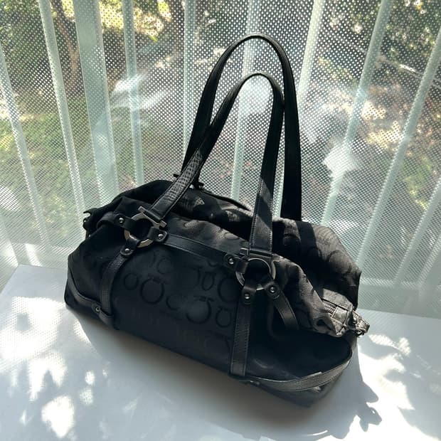 데일리🖤)) 페라가모 간치니 캔버스 보스턴백