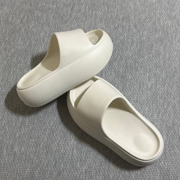 Cloud ☁️ slipper - 230