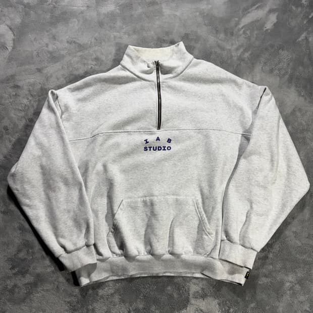 IAB 아이앱 스튜디오 하프집업 맨투맨