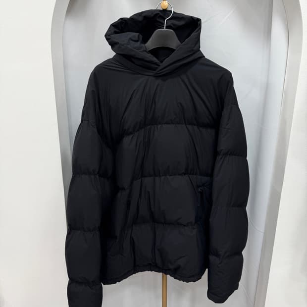 백화점판 발렌시아가 스포티 푸퍼 패딩 3사이즈 