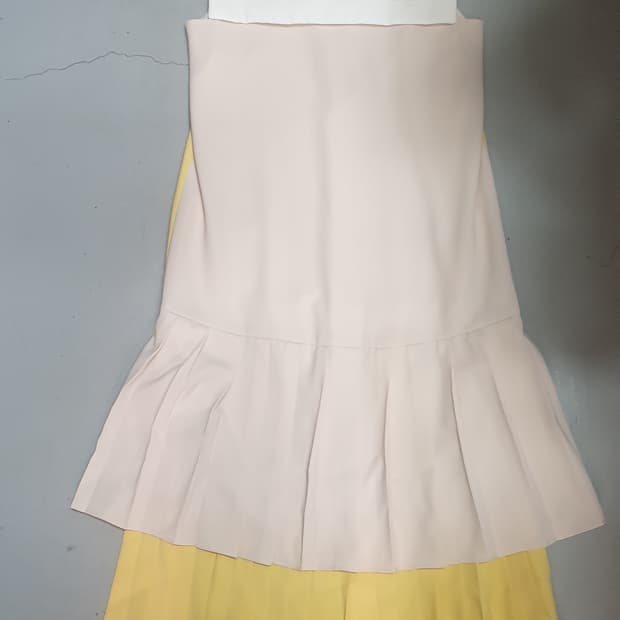 럭키슈에뜨 원피스 옐로우 플리츠