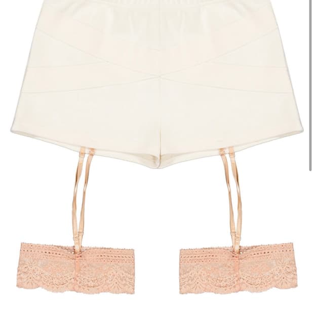 Oshigh Bandage Garter Shorts Cream/Peach