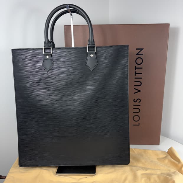 루이비통 M59082 에삐 삭플라 토트백