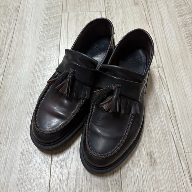 닥터마틴 아드리안 체리우드 270