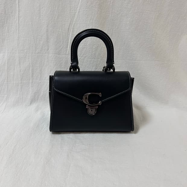 코치 블랙 가죽 토트백