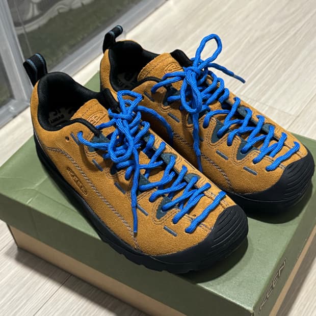 킨(keen) 제스퍼 카멜 스웨이드 230사이즈 새상품