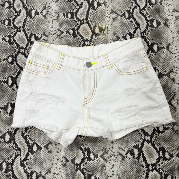 “Vintage” Y2K White Damaged Stitch Detai