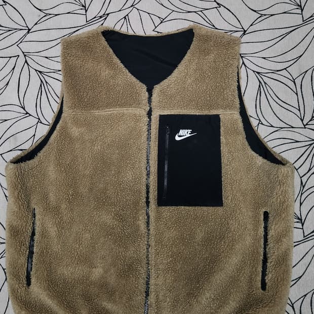 나이키 리버시블 윈터라이즈드 베스트 다크 드리프트우드 3XL